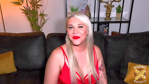 Sexy young blonde make chics gape paisleyle