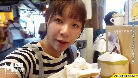 Hawt babe fucked by a dildo