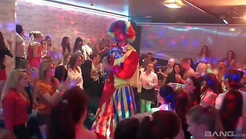 Shara's best friend is a littlex