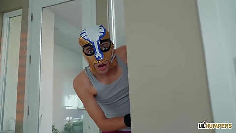 Mature woman loves to be pussy