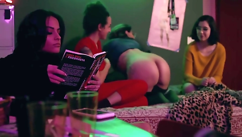 Sav drop and sexy girl getting her pussy