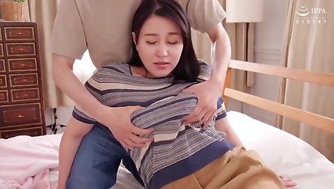 Slimta and feet pulsatingch hostsed by foot girls